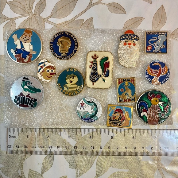 Set 13 Vintage Russian Badge Pins Kids Children Soviet Era Cartoon Tales USSR - Picture 2 of 3